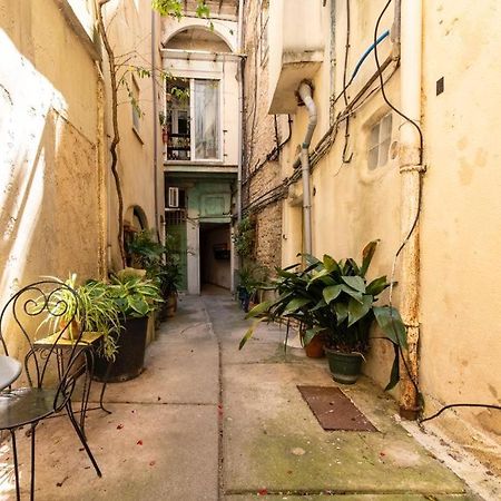 Studio Cosy Au Coeur De L'Ecusson - Arenes A 2 Min Nîmes Esterno foto