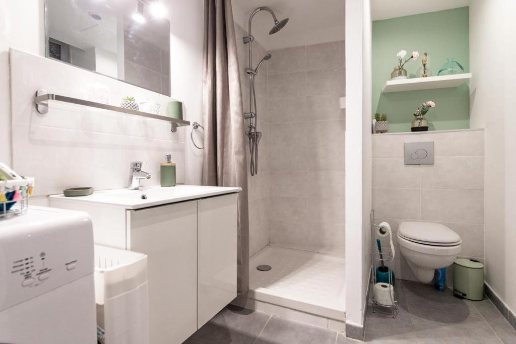 Studio Cosy Au Coeur De L'Ecusson - Arenes A 2 Min Nîmes Esterno foto