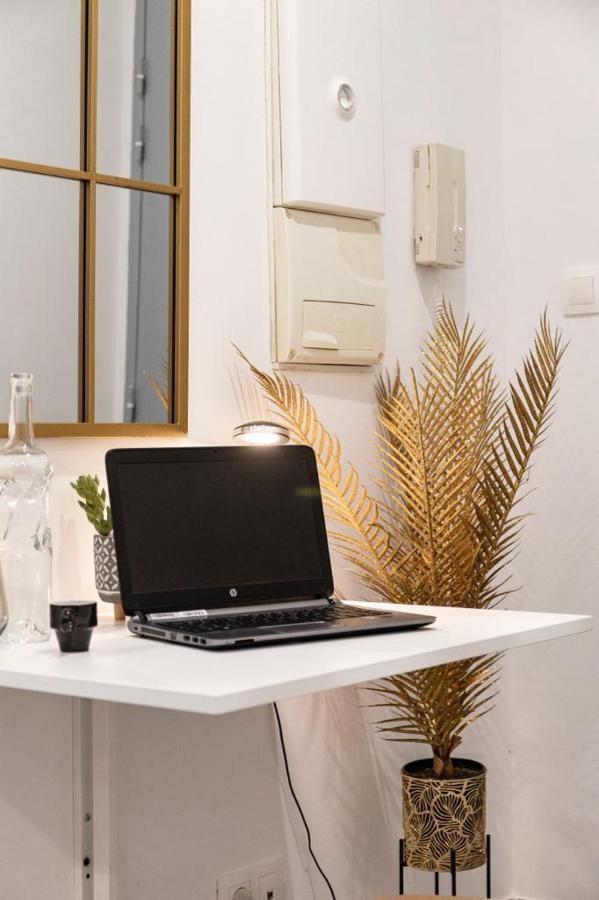 Studio Cosy Au Coeur De L'Ecusson - Arenes A 2 Min Nîmes Esterno foto